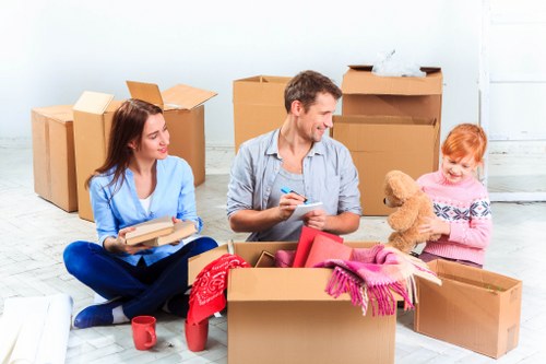 Removal truck hire service for house and business moves in Enfield